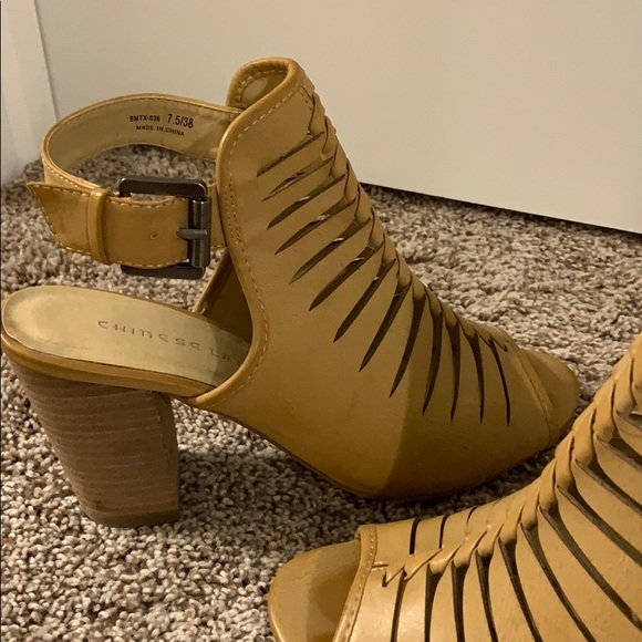 summer sandals with heel - Picture 3 of 4